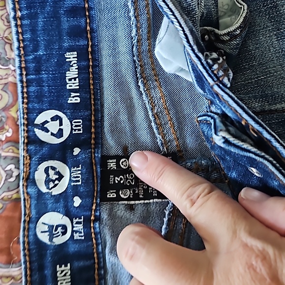 Jeans - Picture 3 of 4